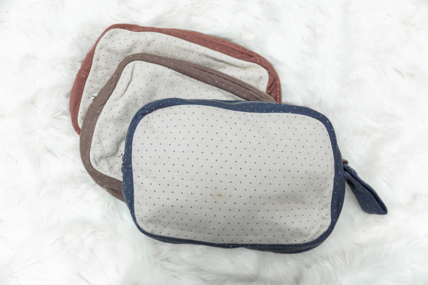 Knitted Blanket with Pouch